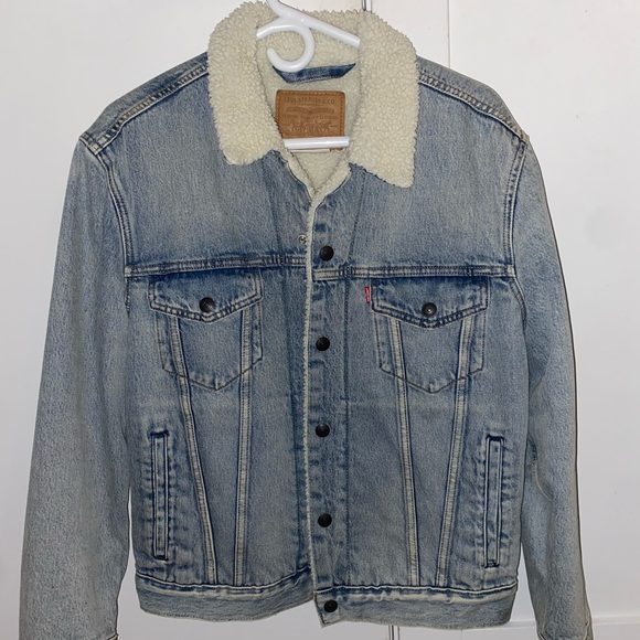 Levi’s Sherpa jacket - Picture 1 of 3